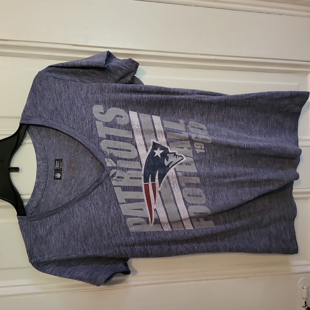 NFL New England Patriots Vintage 1960 women's L tshirt